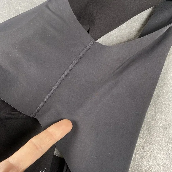 EVELYN BOBBIE The Defy Bra Womens Sz M Black Seamless Support EB Core Wirefree - Picture 2 of 11